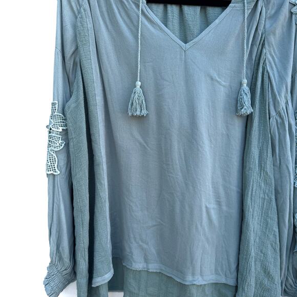 POL Long Sleeve Flower Embroidered Hooded Blouse Small - Picture 3 of 6